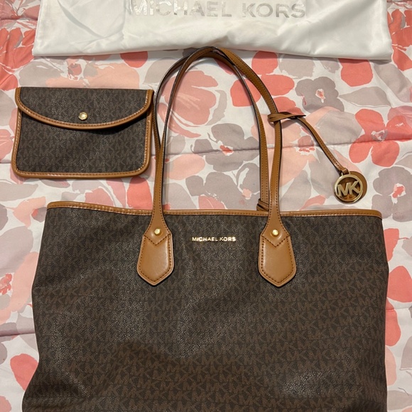 COPY - Michael Kors Large Tote Bag - Picture 2 of 5